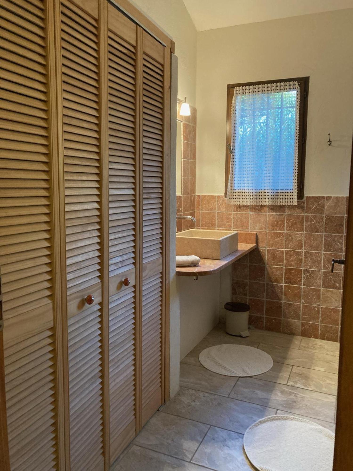 Вилла La Petite Garrigue Merindol Экстерьер фото
