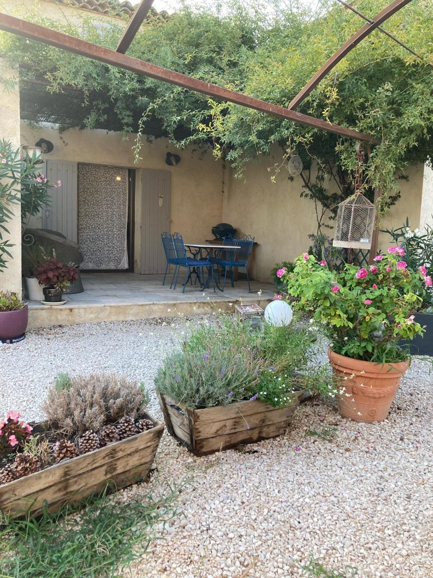 Вилла La Petite Garrigue Merindol Экстерьер фото
