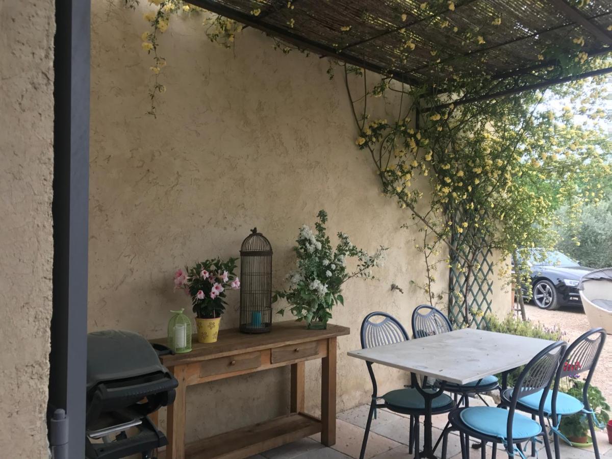 Вилла La Petite Garrigue Merindol Экстерьер фото